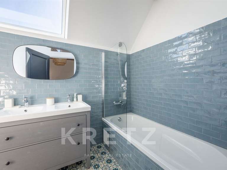 Maison Les Mesnuls - 4 chambres - 195m²