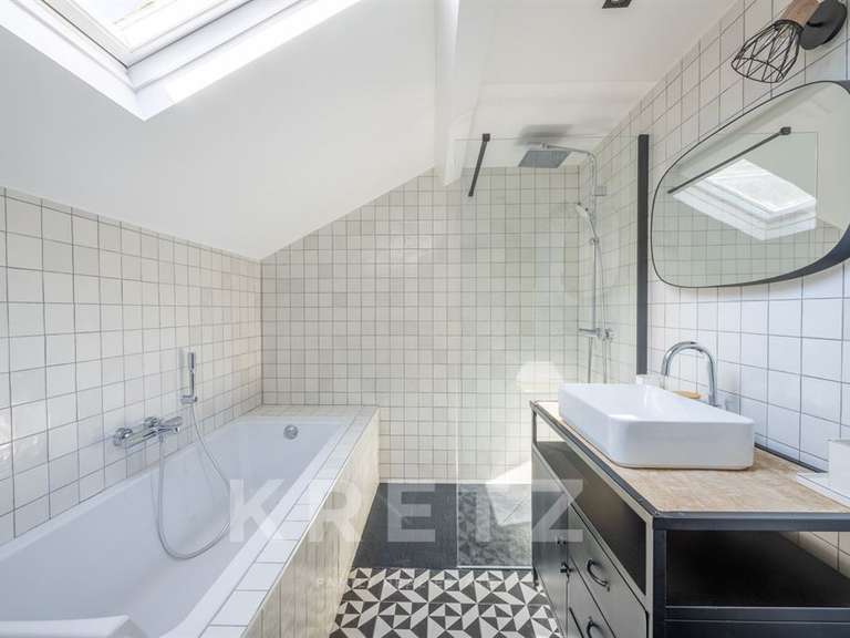 Maison Les Mesnuls - 4 chambres - 195m²