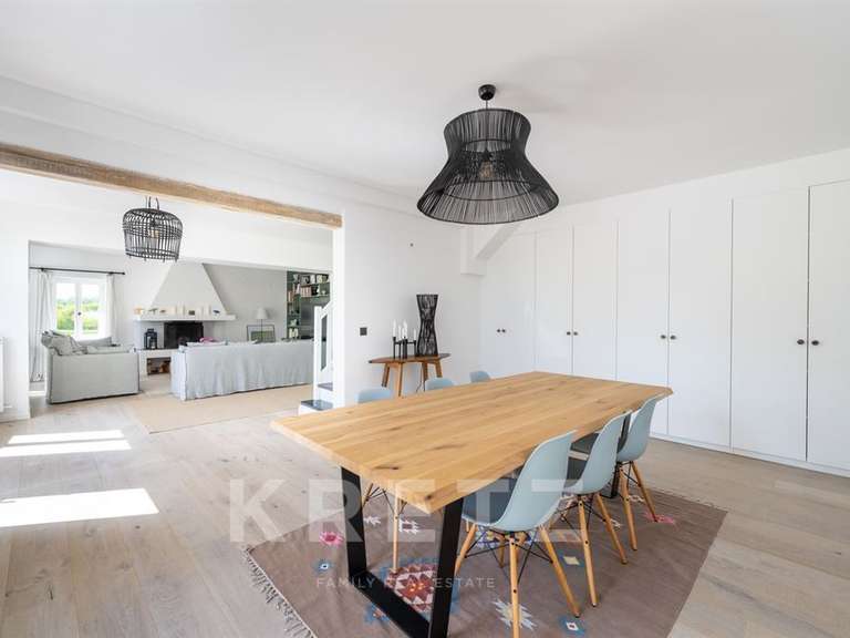 Maison Les Mesnuls - 4 chambres - 195m²