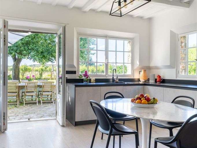 Maison Les Mesnuls - 4 chambres - 195m²