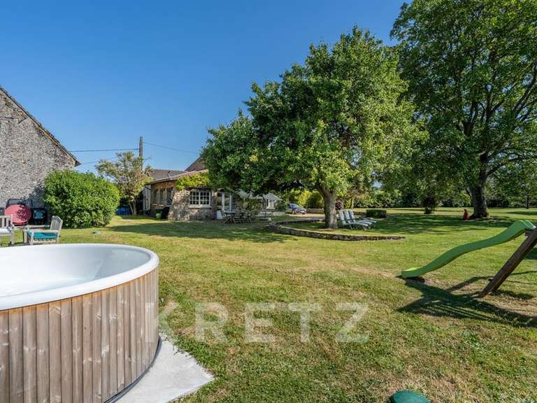 Maison Les Mesnuls - 4 chambres - 195m²