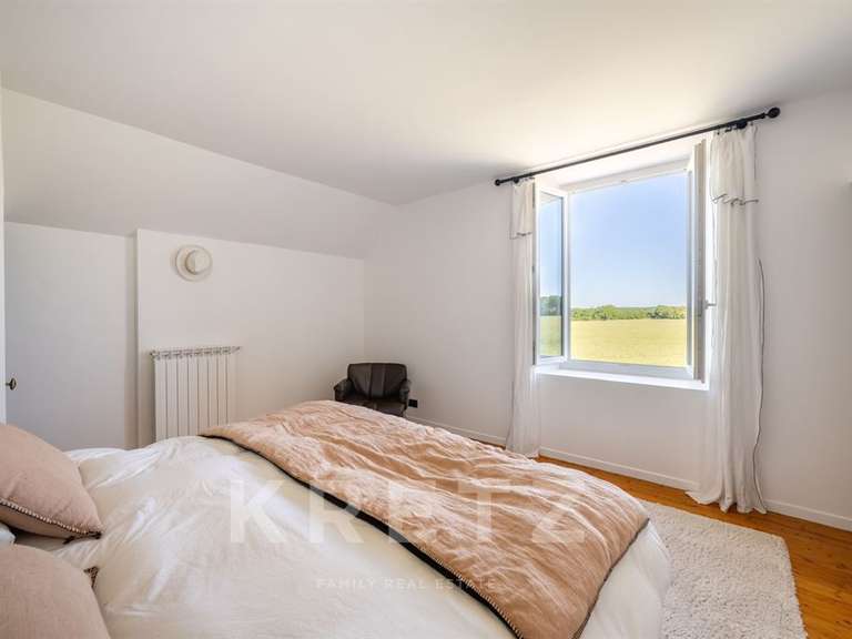 Maison Les Mesnuls - 4 chambres - 195m²