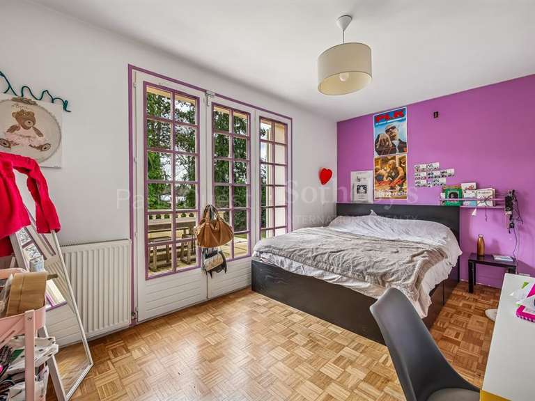 Maison Les Mesnuls - 6 chambres - 282m²