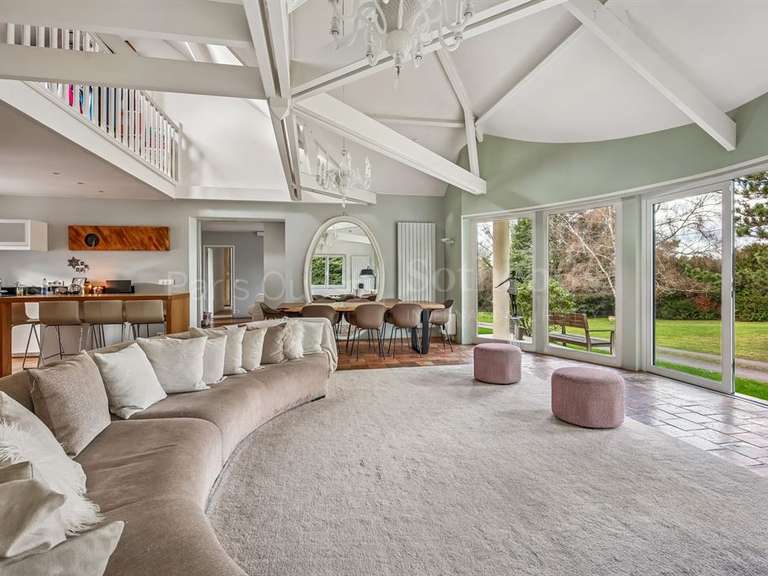 Maison Les Mesnuls - 6 chambres - 282m²