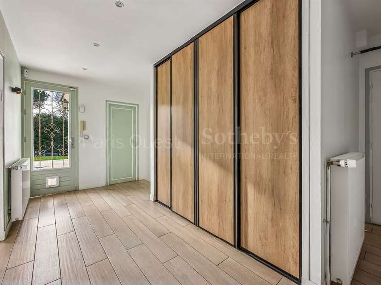 Maison Les Mesnuls - 6 chambres - 282m²