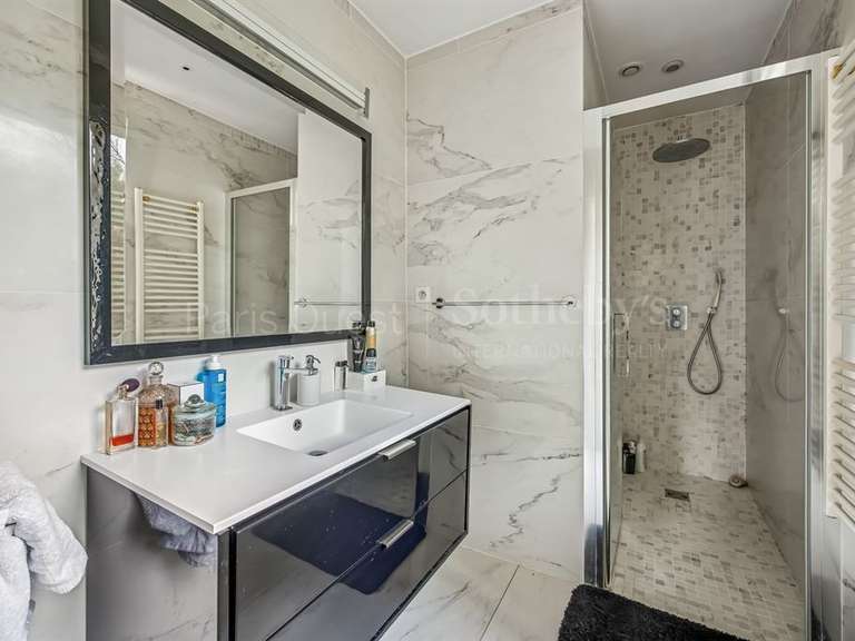 Maison Les Mesnuls - 6 chambres - 282m²