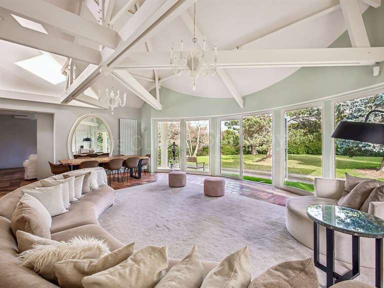 Maison Les Mesnuls - 6 chambres - 282m²