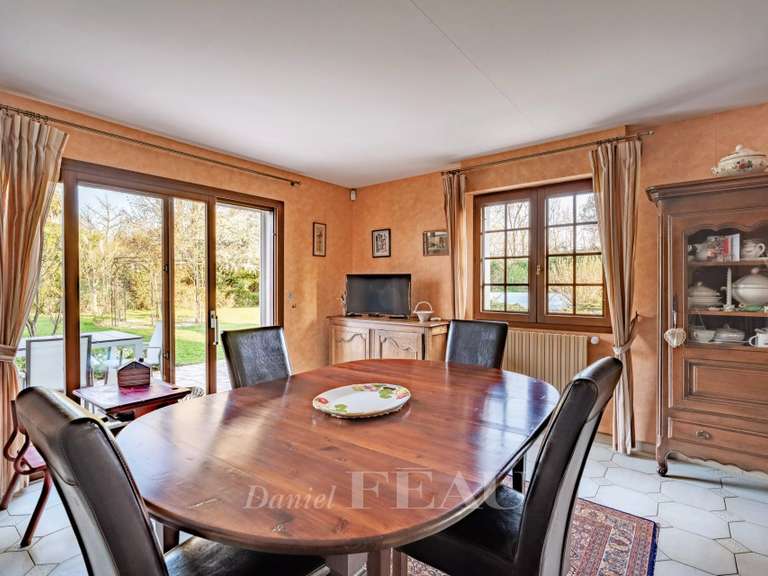 Maison Les Mesnuls - 5 chambres - 340m²