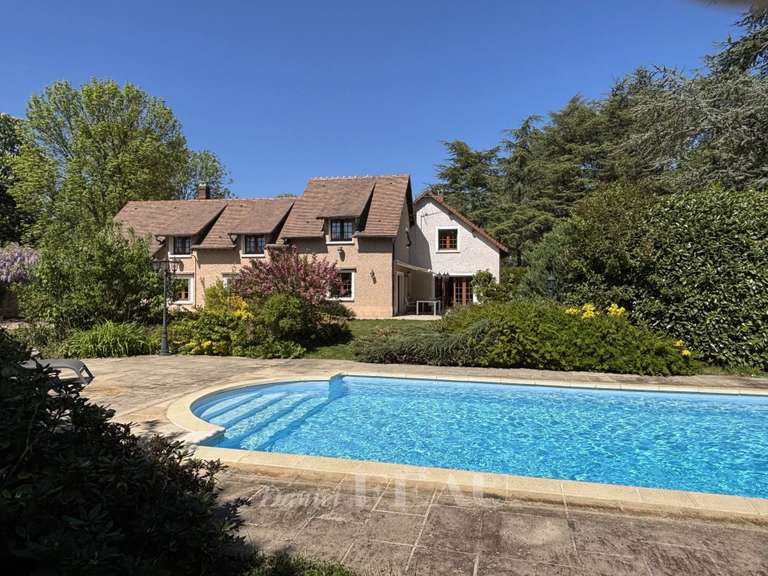 House Les Mesnuls - 5 bedrooms - 340m²