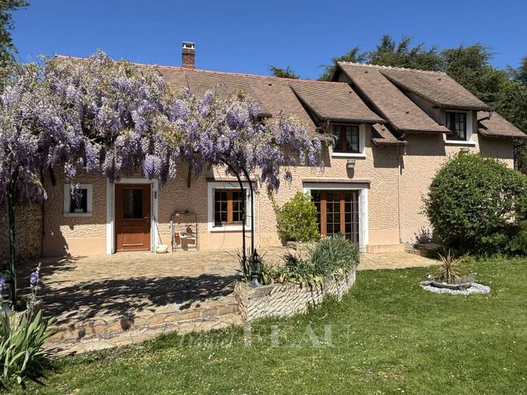 House Les Mesnuls - 5 bedrooms - 340m²