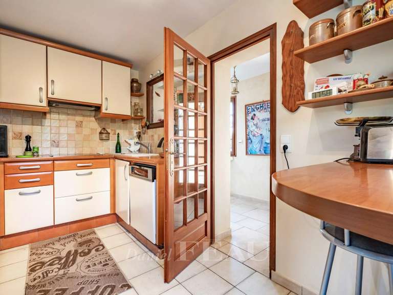 Maison Les Mesnuls - 5 chambres - 340m²