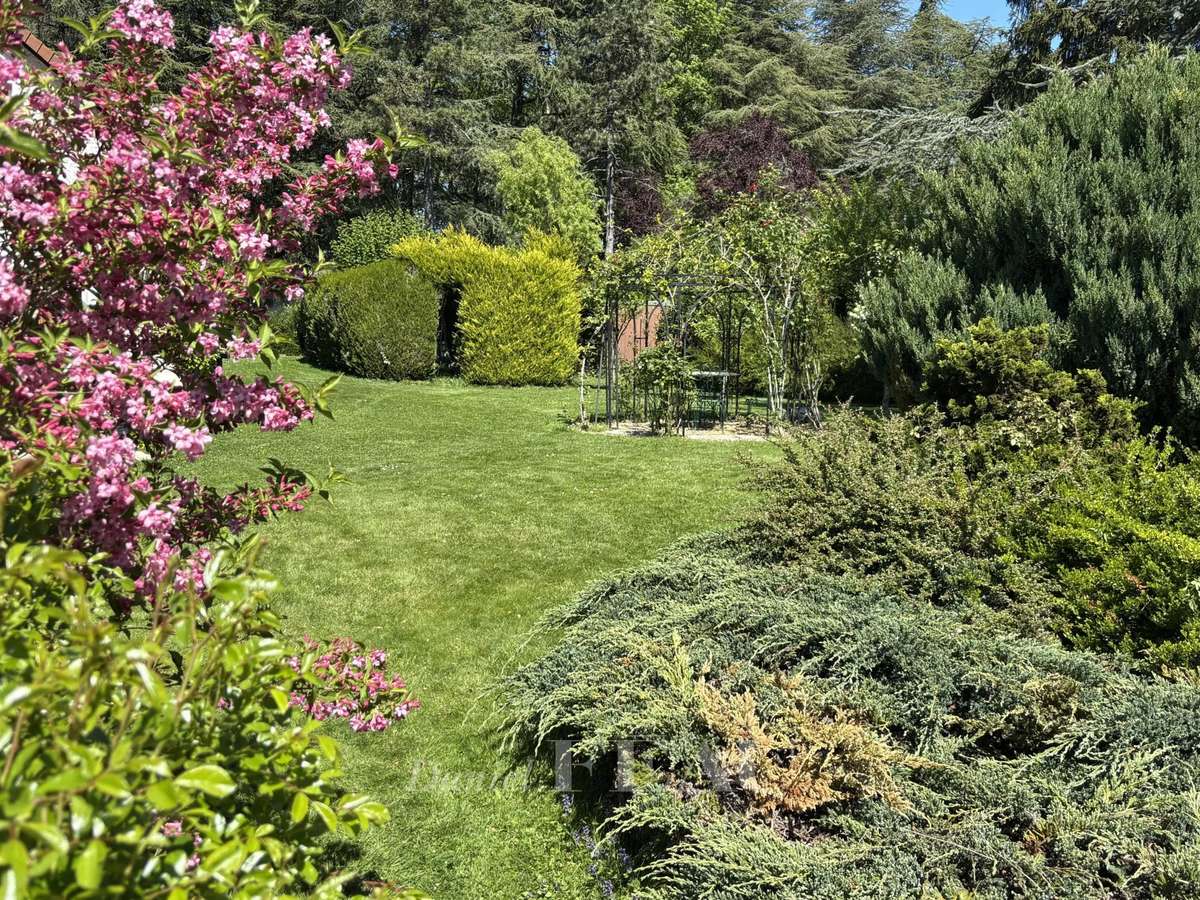 House Les Mesnuls