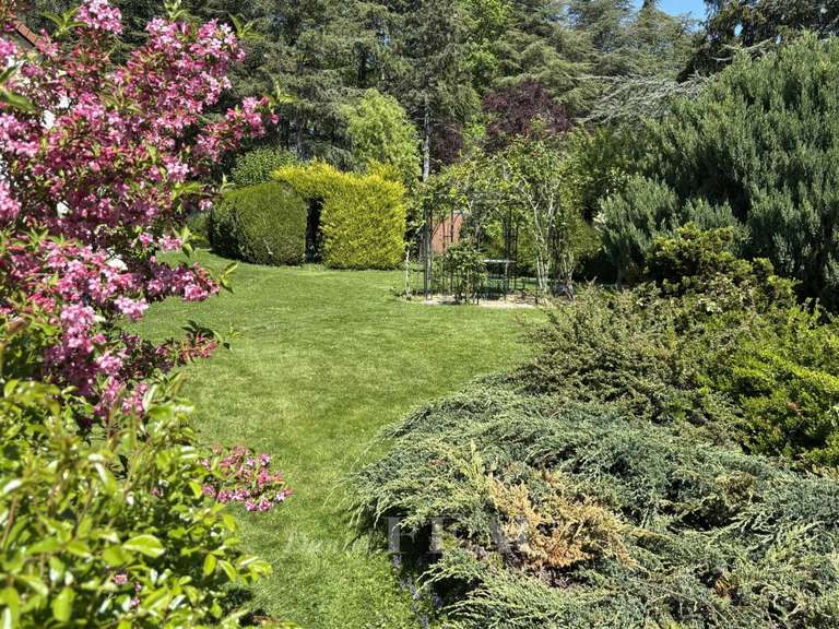 House Les Mesnuls - 5 bedrooms - 340m²