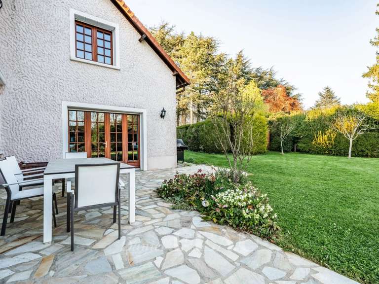 Maison Les Mesnuls - 5 chambres - 340m²