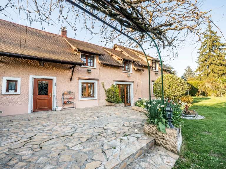 Maison Les Mesnuls - 5 chambres - 340m²