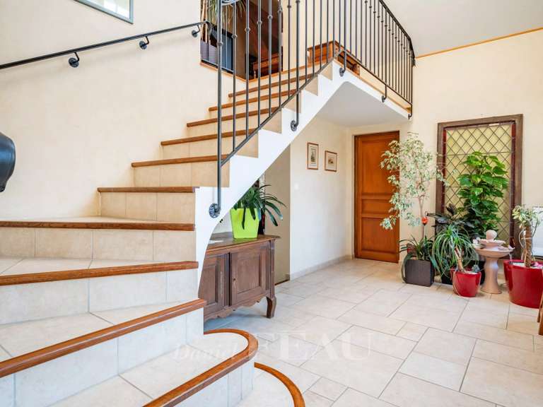 Maison Les Mesnuls - 5 chambres - 340m²