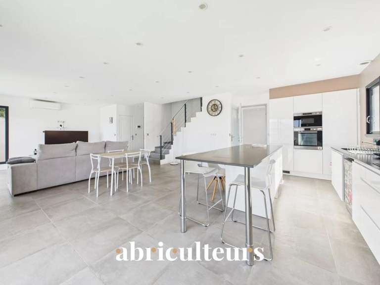 Maison Les Pennes-Mirabeau - 3 chambres - 131m²