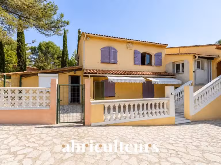 Maison Les Pennes-Mirabeau - 5 chambres - 230m²