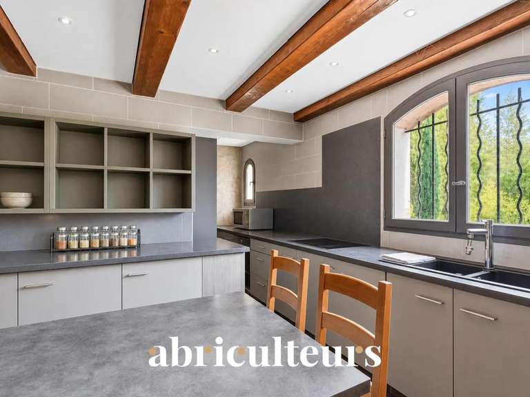 Maison Les Pennes-Mirabeau - 5 chambres - 230m²