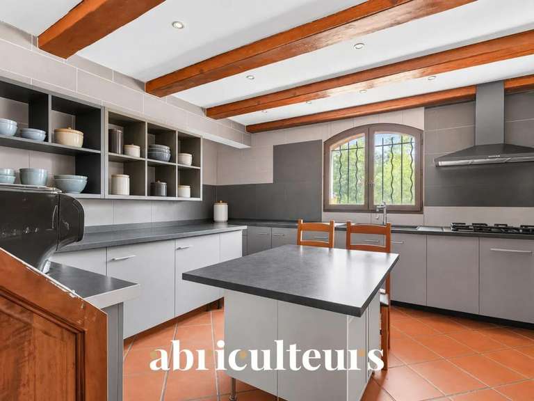 Maison Les Pennes-Mirabeau - 5 chambres - 230m²