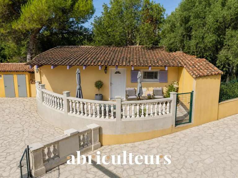 Maison Les Pennes-Mirabeau - 5 chambres - 230m²