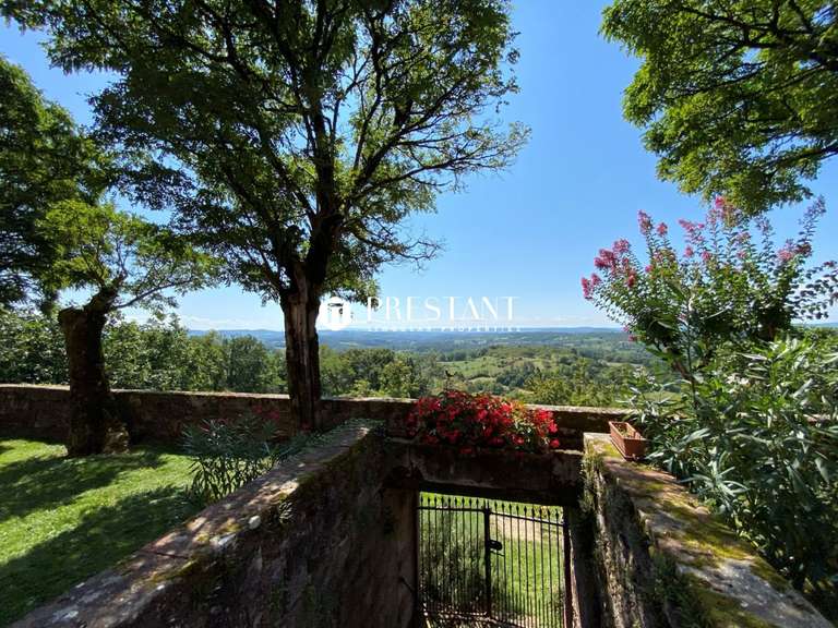 Château Les Quatre-Routes-du-Lot - 7 chambres - 726m²