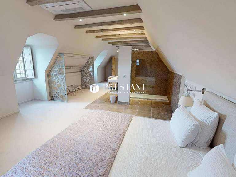 Château Les Quatre-Routes-du-Lot - 7 chambres - 726m²