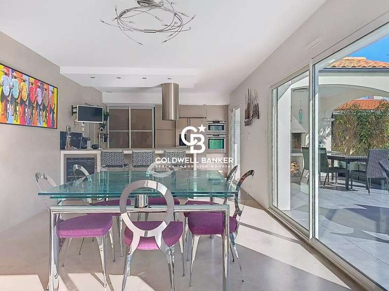 Maison Les Sables-d'Olonne - 4 chambres - 245m²