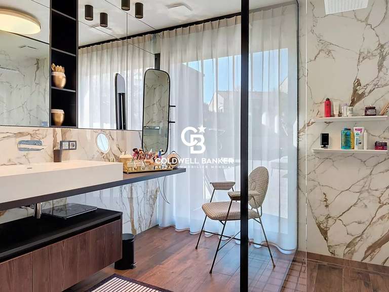 Maison Les Sables-d'Olonne - 5 chambres - 398m²