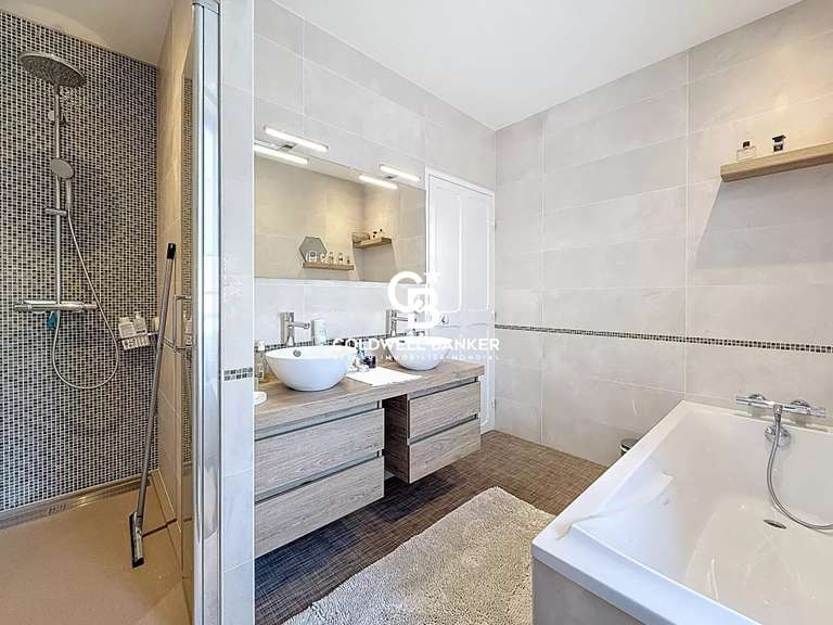 Maison Les Sables-d'Olonne - 6 chambres - 185m²