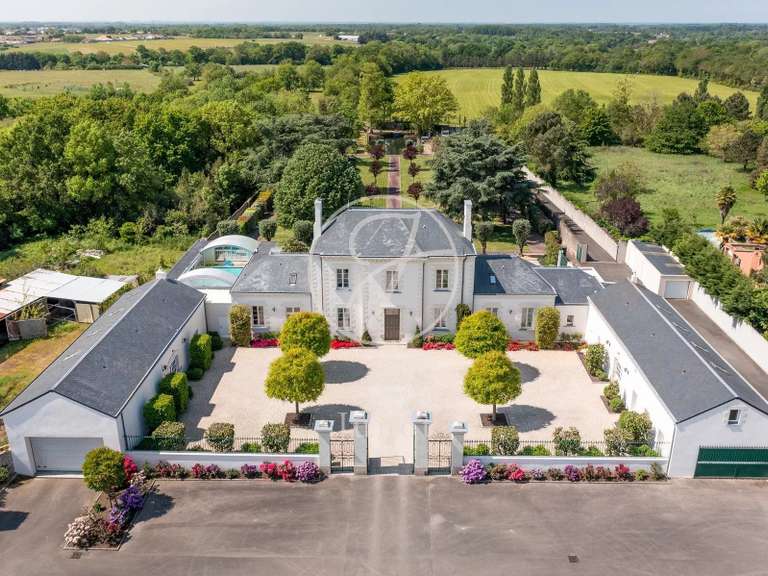 Maison Les Sorinières - 5 chambres - 511m²