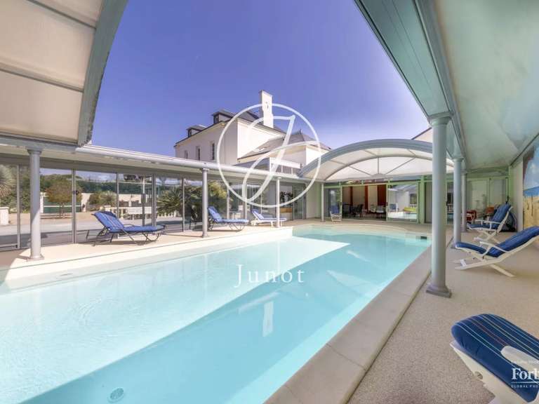 Maison Les Sorinières - 5 chambres - 511m²