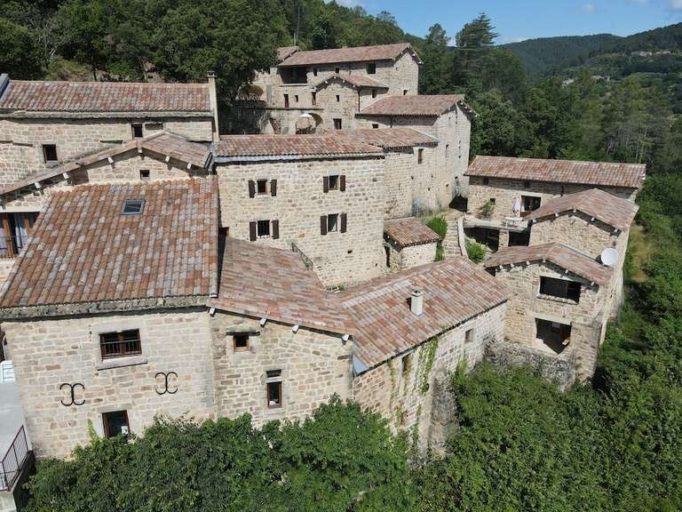 Propriété Les Vans - 20 chambres - 1400m²