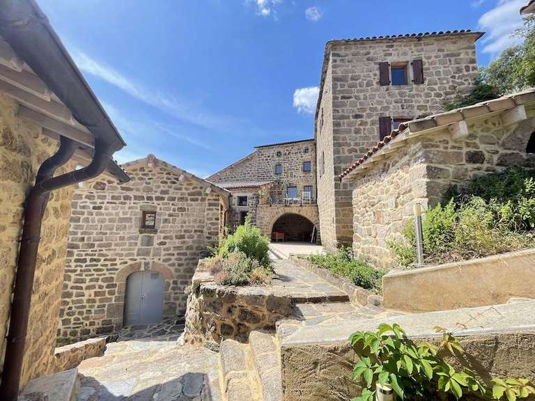 Propriété Les Vans - 20 chambres - 1400m²