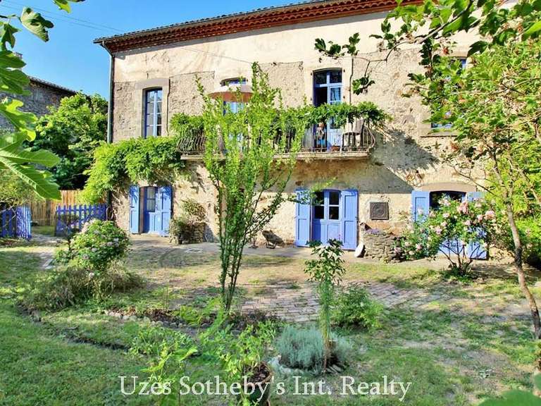 Propriété Les Vans - 12 chambres - 450m²