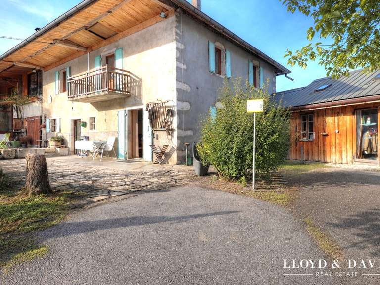 Maison Lescheraines - 5 chambres - 194m²