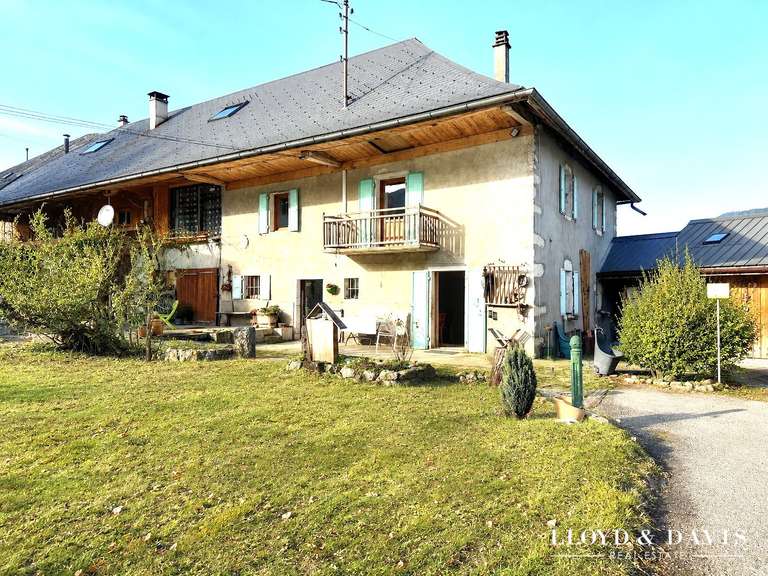 Maison Lescheraines - 5 chambres - 194m²