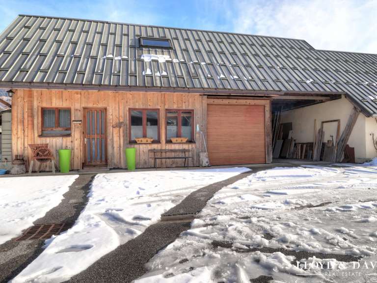 Maison Lescheraines - 5 chambres - 194m²