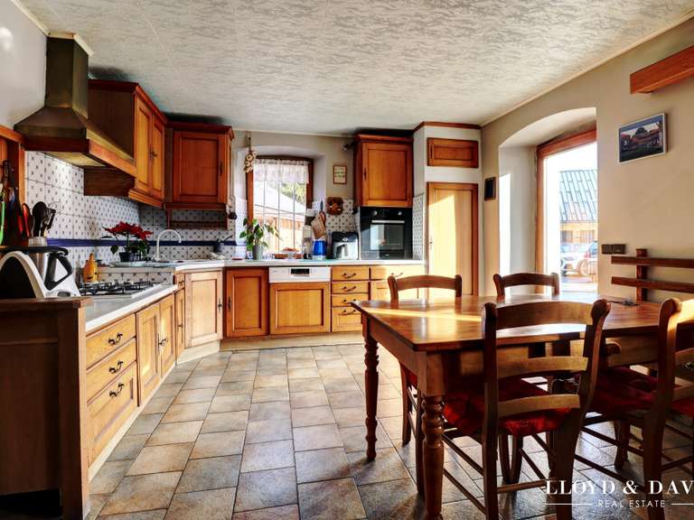 Maison Lescheraines - 5 chambres - 194m²