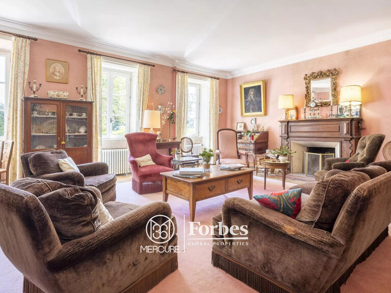Castle Lesneven - 11 bedrooms - 550m²
