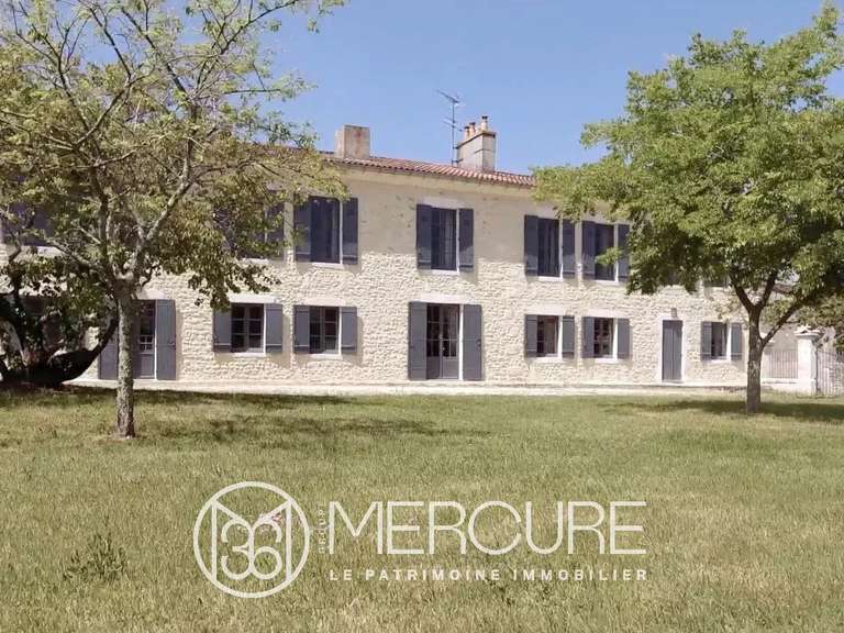 Maison Lesparre-Médoc - 6 chambres - 449m²
