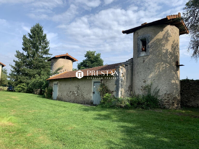 Propriété Lessac - 9 chambres - 540m²