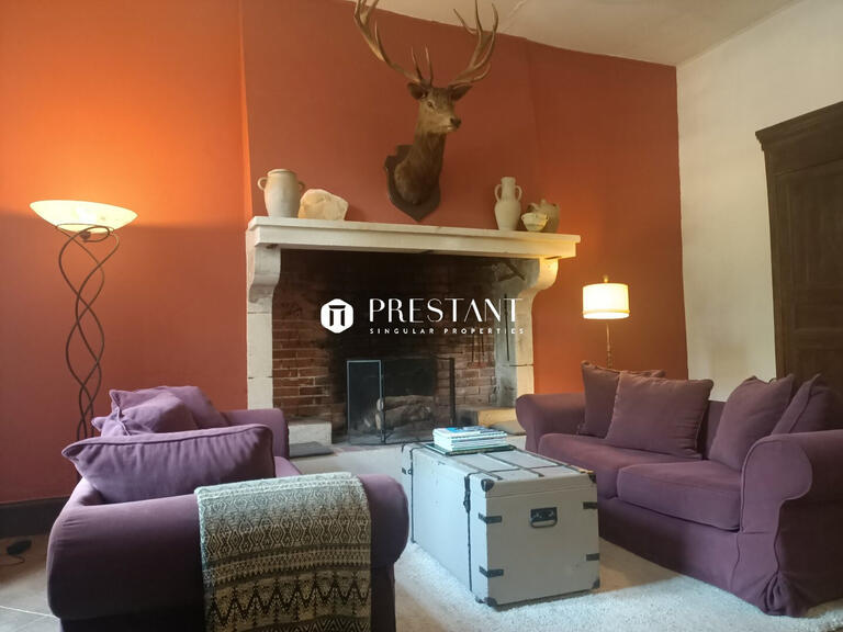 Propriété Lessac - 9 chambres - 540m²