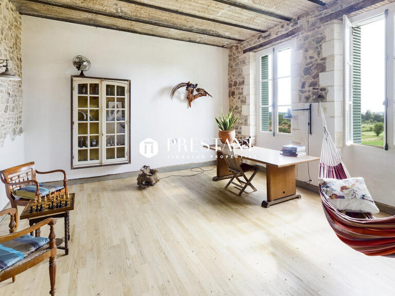 Propriété Lessac - 9 chambres - 540m²