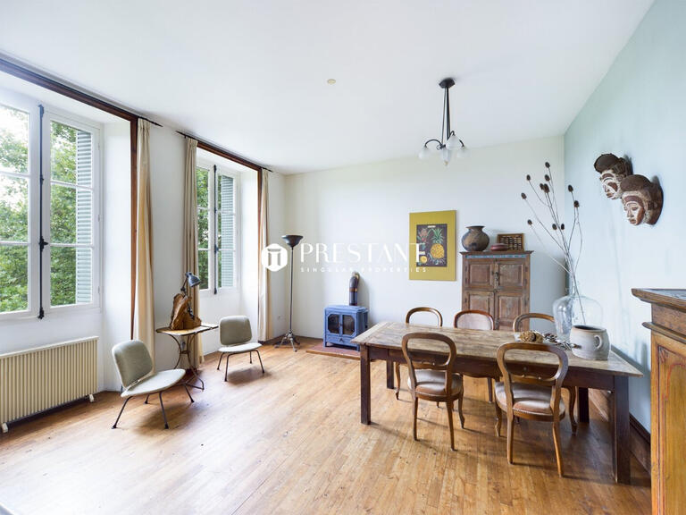 Propriété Lessac - 9 chambres - 540m²