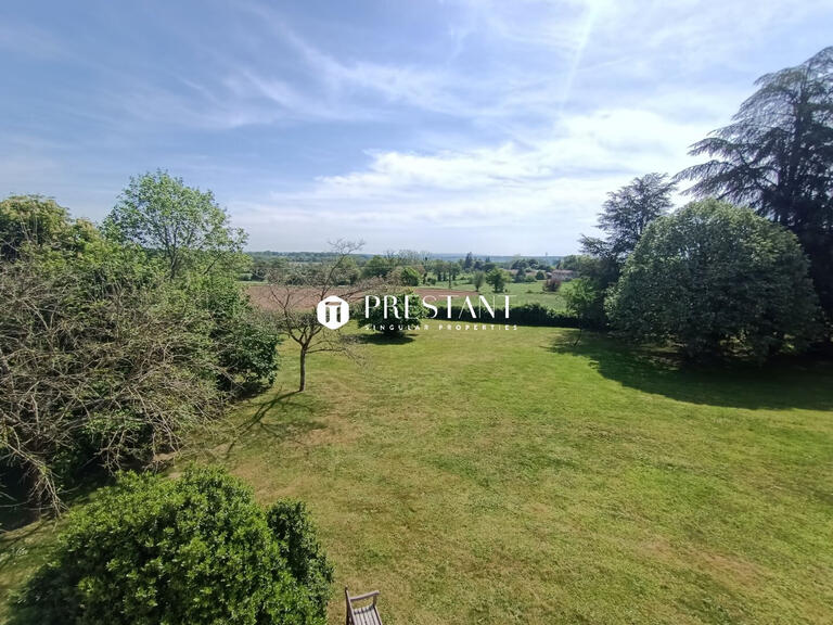 Propriété Lessac - 9 chambres - 540m²