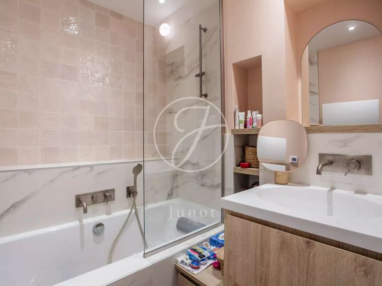 Apartment Levallois-Perret - 3 bedrooms - 103m²