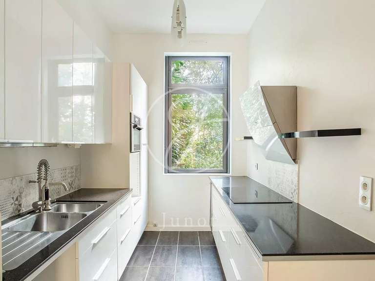 Apartment Levallois-Perret - 3 bedrooms - 90m²