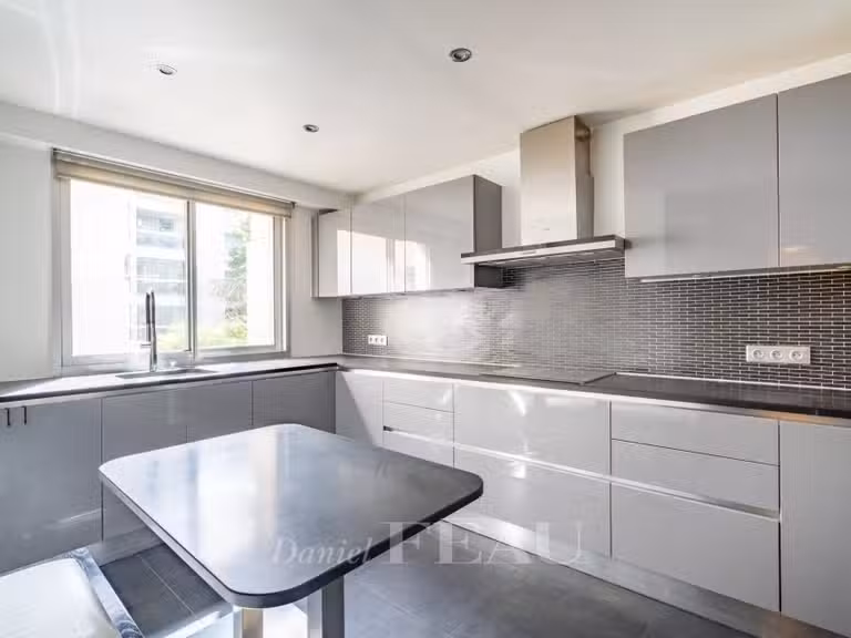 Appartement Levallois-Perret - 5 chambres - 215m²