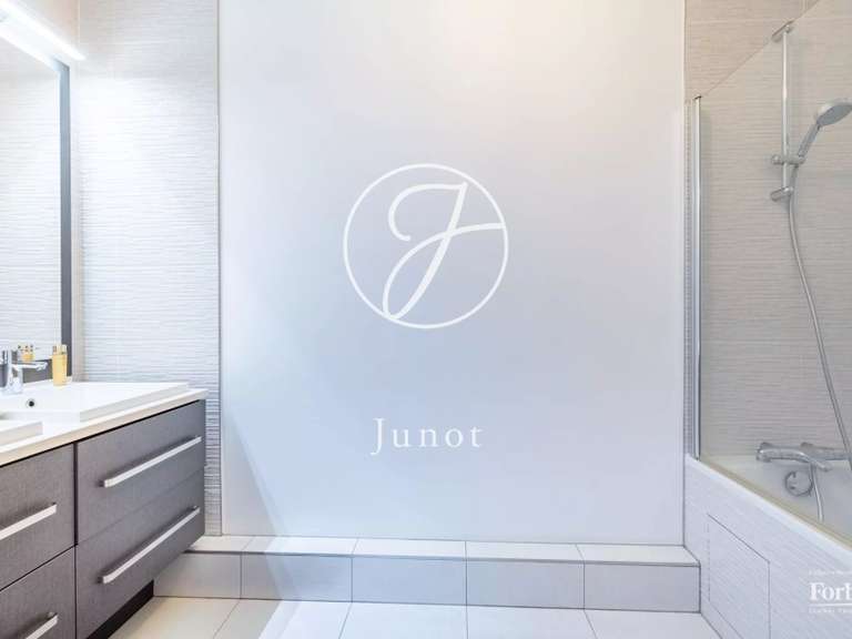 Appartement Levallois-Perret - 3 chambres - 106m²